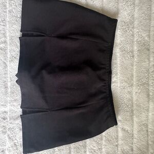 Delia’s black mini skort size M